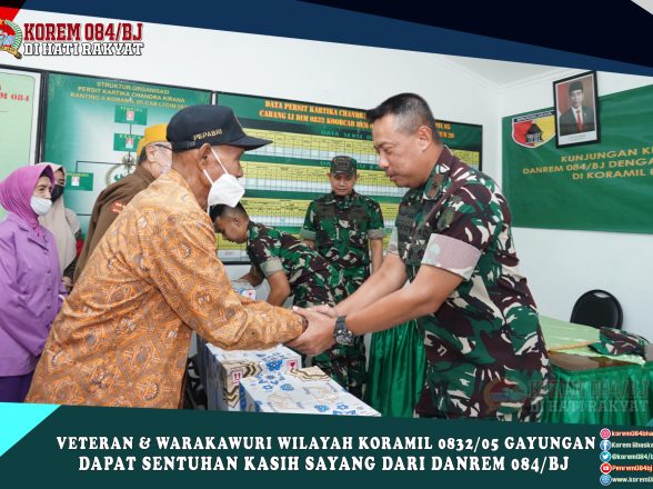 Veteran dan Warakawuri di Wilayah Koramil 0832/05 Gayungan Dapat Sentuhan Kasih Sayang dari Danrem 084/BJ
