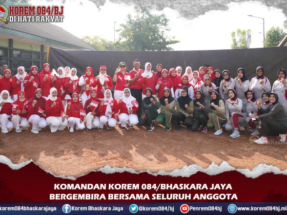 Komandan Korem 084/Bhaskara Jaya Bergembira Bersama Seluruh Anggota